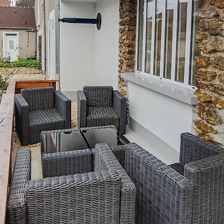 度假居 Maison Plein Pied Proche De Paris, Parking Prive, , 2 Chambres, Terrasse Privee, Capacite 6 Personnes 奥尔日河畔布雷蒂尼